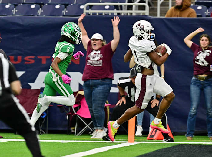 Silsbee vs Cuero December 2, 2022 Photo-Tom Dendy43